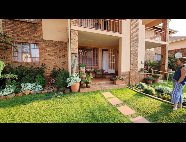 2 BEDROOM TOWNHOUSE SOLD IN MAGALIESKRUIN